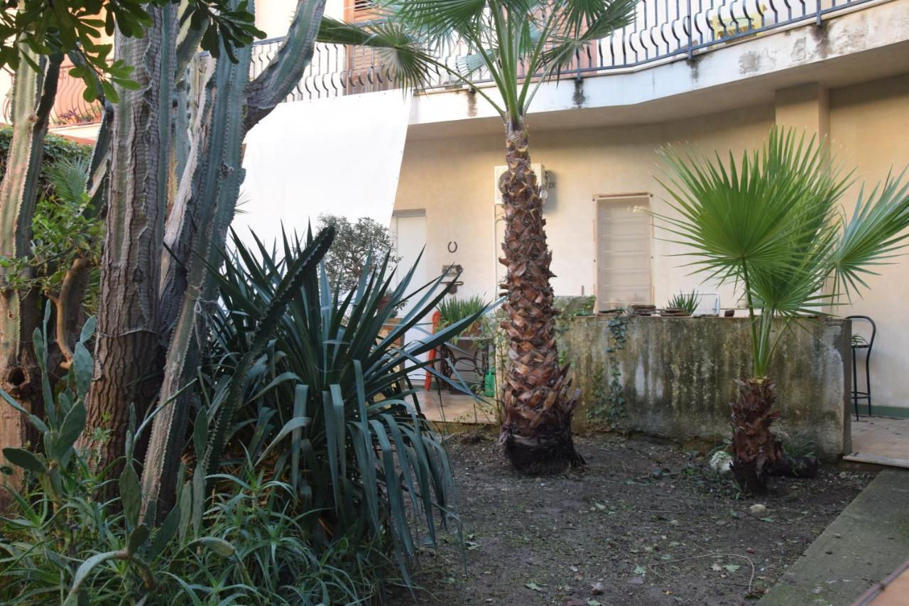 Artroom Garden Noto Eksteriør bilde